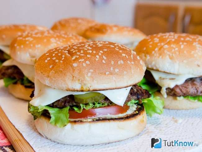 Бургеры в домашних условиях — 5 вкусных рецептов 7 Гамбургер с сыром и котлетой