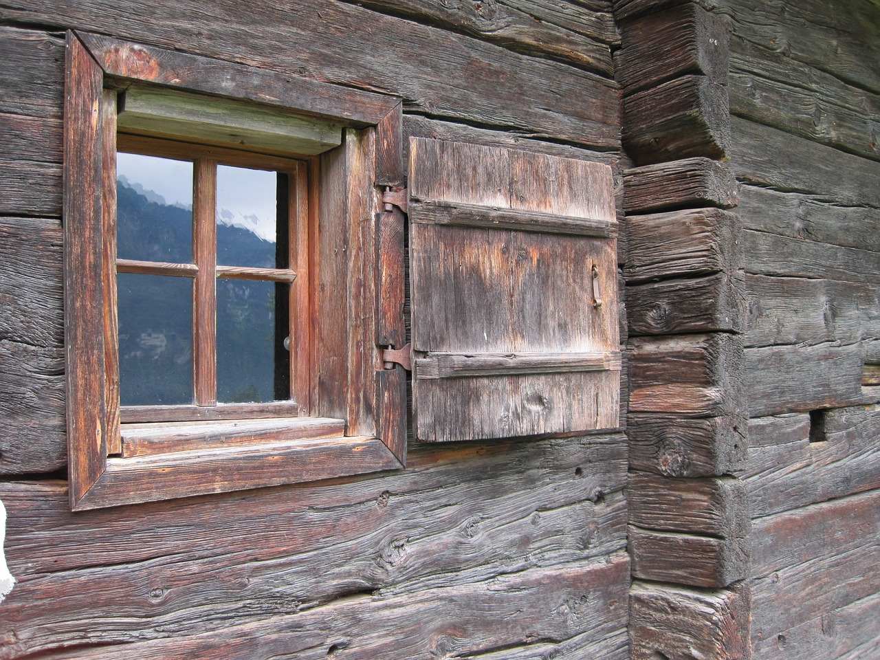Как обновить старую древесину 1 window 1592249 1280